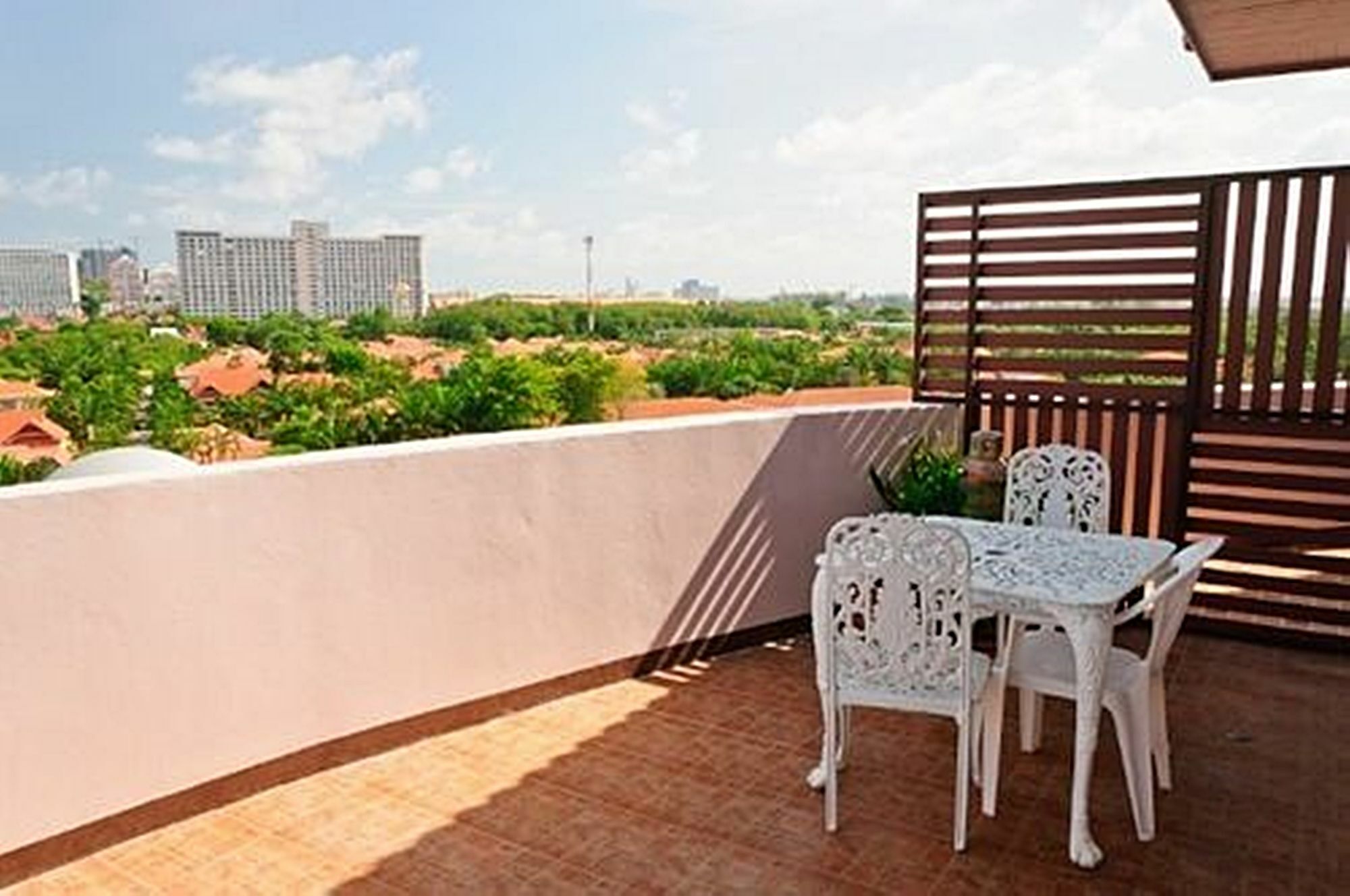 Grand Residence Jomtien Exterior foto